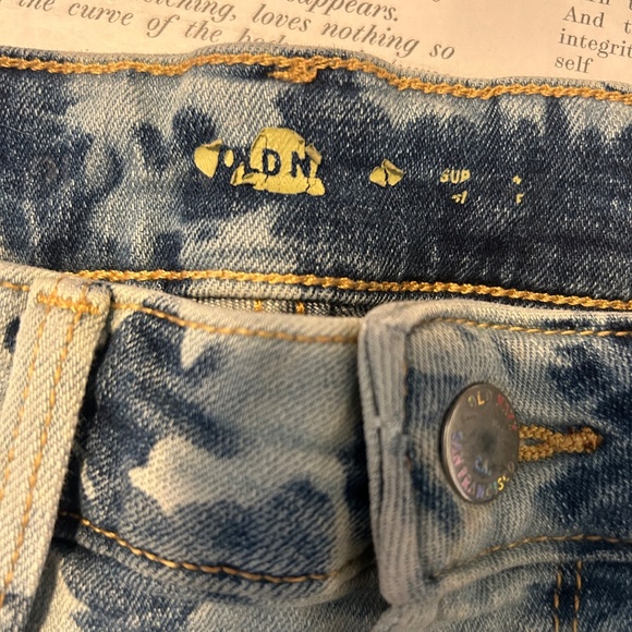 Old Navy distressed tie dye skinny jeans - Picture 2 of 3